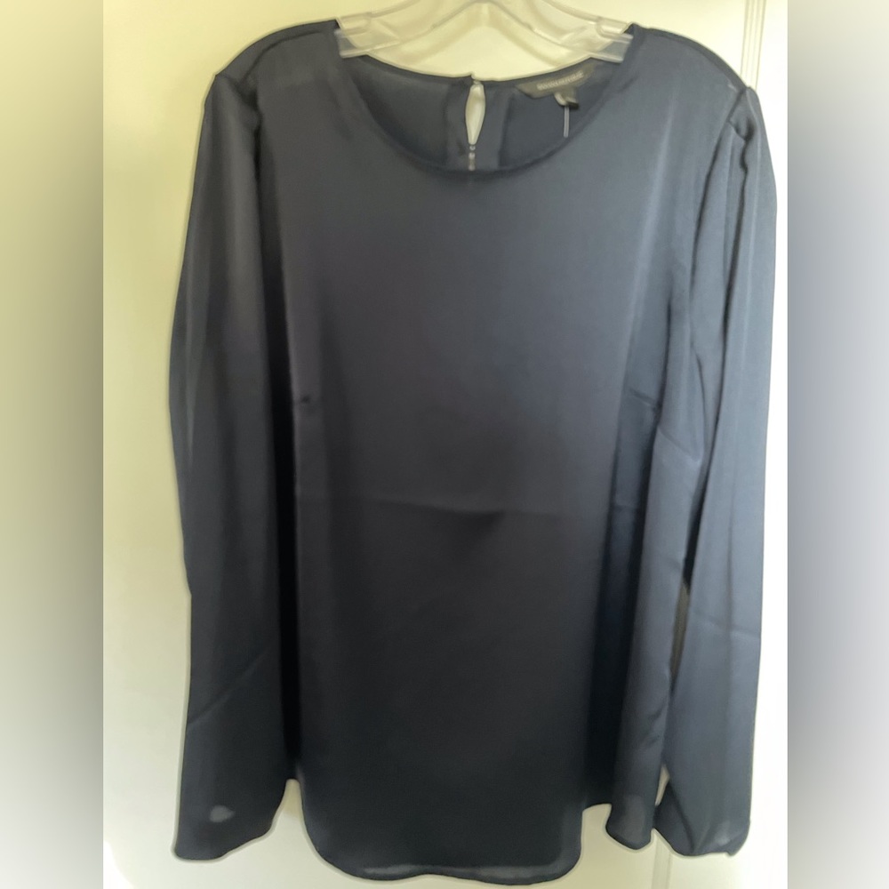 Banana Republic Women’s silk shell blouse, dark blue, new with tags, size L.
